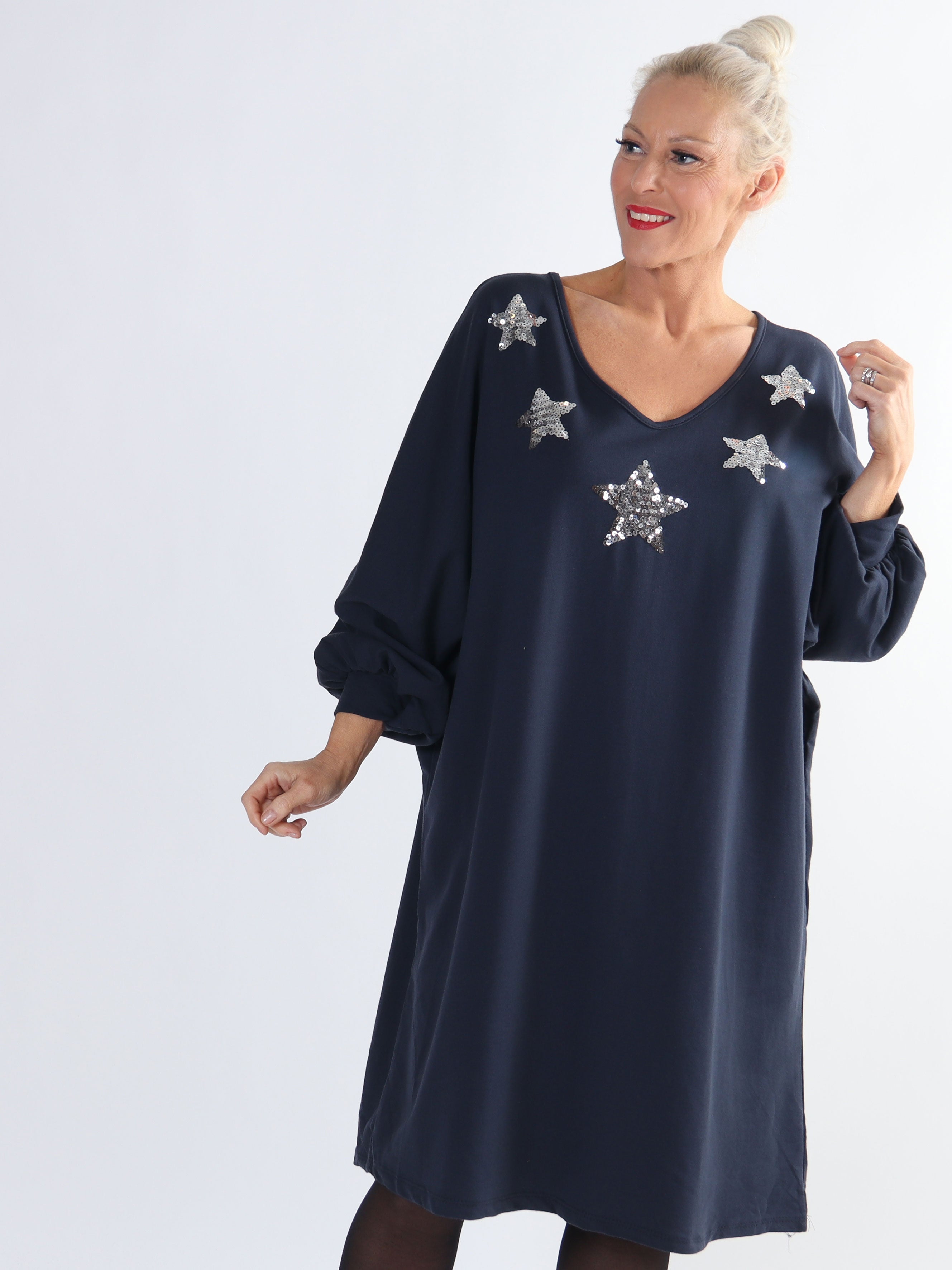 Torino - Plus size joggingkjole med stjerner af pailletter